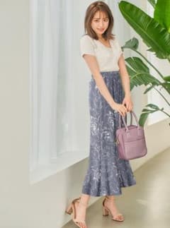 週末限定値下げ✳花柄 マーメイドロングスカート タグ付き新品未使用✳のサムネイル