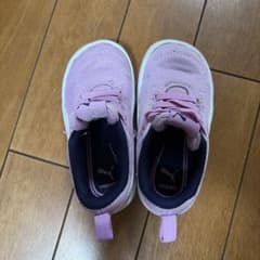 PUMA キッズスニーカー ピンク KINDERFITのサムネイル