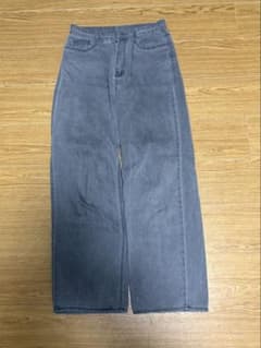 グレー デニムパンツ セミワイド Mのサムネイル