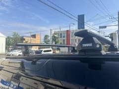 Thule ベースキャリア ブラック 取り付け金具付き ディフェンダー用のサムネイル