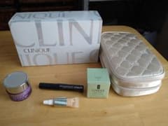 CLINIQUE パーフェクトリー　リアル　メークアップのサムネイル