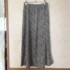 しぃ様専用　　しまむら　花柄ロングスカート　最終価格のサムネイル