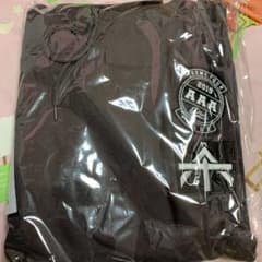 AAA  プルオーバーフーディーのサムネイル