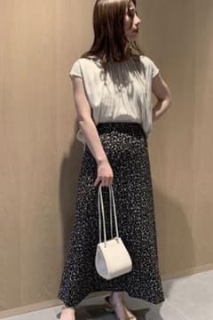 ●kuu様専用● フラワープリントナロースカートのサムネイル