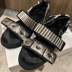 TOGA PULLA メタルバックル サンダル Toga Pulla メタルバックル サンダル ブラック - メルカリ