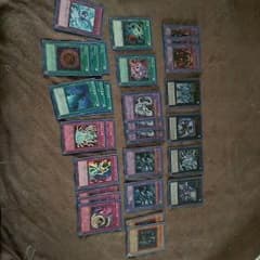 遊戯王のカードセットのサムネイル