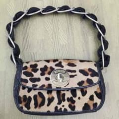 【再値下】MOSCHINO ヒョウ柄ハンドバッグのサムネイル