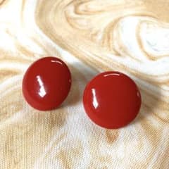 赤いレトロなピアスのサムネイル