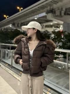 QUNG ファーカラーボリューミーショートダウン - メルカリ