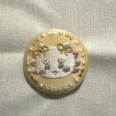 ちいかわビスケット刺繍缶バッジ シーサーのサムネイル