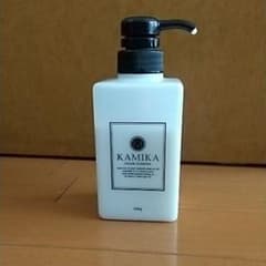 カミカ 黒髪クリームシャンプー KAMIKA 400gのサムネイル