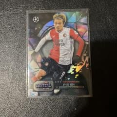 Topps 上田綺世 Crystal Premium カードのサムネイル
