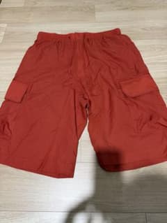 完売！UNIQLO :C カーゴショートパンツ レッドのサムネイル
