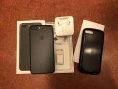 iPhone 7 Plus Black 128 GB au SIMフリーのサムネイル