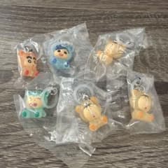クレヨンしんちゃん めじるしチャーム　みんなでクマパジャマのサムネイル