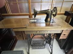 【1920年製・実働品】SINGER スフィンクス柄 × 精工舎 鉄脚ミシンのサムネイル