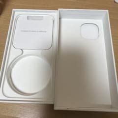 Apple iPhone15 空箱(シール付き)のサムネイル