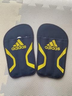 adidas すね当て サッカー 2セット販売のサムネイル