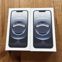 Apple iPhone 16e ホワイト 箱と充電ケーブルのサムネイル