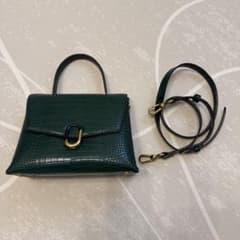CHARLES & KEITH ショルダーバッグのサムネイル