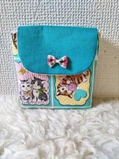猫ちゃんリボン♡フラップ付きミニポーチのサムネイル