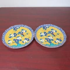 【九谷焼・中皿】花鳥風月／黄地花鳥／第一陶器／白抜唐草／お正月・骨董 第一陶器 黄地花鳥中皿 2枚 窯傷 九谷焼 白抜唐草 - メルカリ