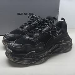BALENCIAGA【28.0】triple s ダットスニーカー ダメージ加工 - メルカリ