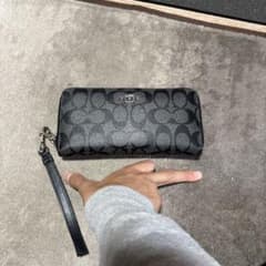 コーチ ブラック 長財布のサムネイル