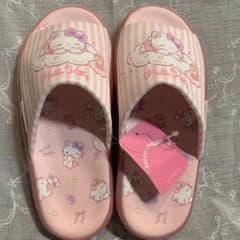 新品紙タグ付】サンリオ ハローキティ スリッパ ルームシューズ ピンク