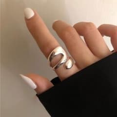 【新品】シルバー　リング　男女兼用　指輪　おしゃれ　かわいい　フリーのサムネイル