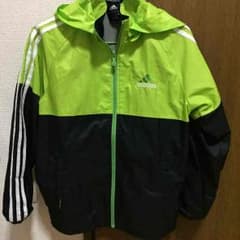 adidasのサムネイル