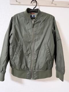UNIQLO カーキ ジャケット 140のサムネイル