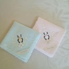 限定入荷！☆アンテプリマパンダ柄刺繍ガーゼハンカチ２枚セット新品のサムネイル