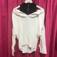 トップス latina 肩あき タグ付き 新品 秋のサムネイル