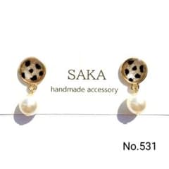 (No.531)ハンドメイドアクセサリー　レジンピアス　イヤリングのサムネイル