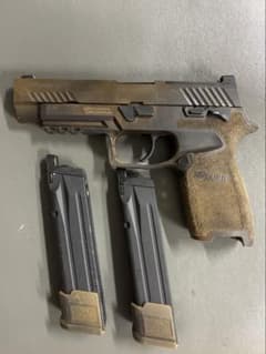 SIG SAUER P320 M17 ガスガン 本体 マガジン2本のサムネイル