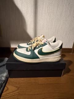 Nike Air Force 1 ホワイト/グリーン 9.5のサムネイル