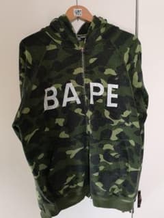 パーカーのサムネイル