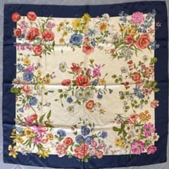 Christian Dior】花柄 シルク大判スカーフ ネイビー系 - メルカリ