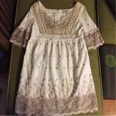 グレースコンチネンタル 刺繍ワンピのサムネイル