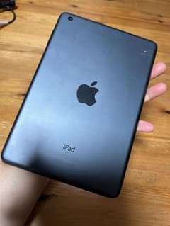 iPad 黒　ジャンク扱いのサムネイル