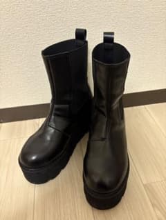 SHEIN ブラックレザー ブーツのサムネイル