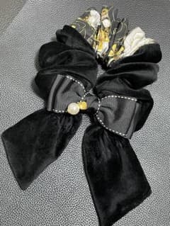 ブラックベロアロングリボンカメリアシュシュ