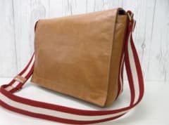 美品 BALLY バリー ショルダーバッグ メッセンジャー A4収納可 メンズのサムネイル