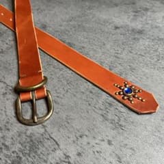 【aura】 ホースバット　２５ミリ　セミロング　スタッズベルト aura】 ホースバット 25ミリ セミロング スタッズベルト - メルカリ