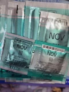 NOV III スキンケア サンプルセットのサムネイル