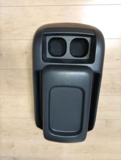 ハイエース　コンソールボックスのサムネイル