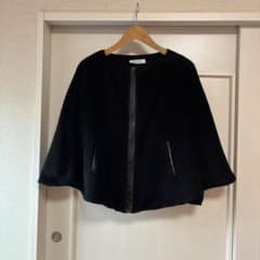 ADORE コート ポンチョ　ケープ ブラックのサムネイル