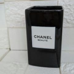 CHANEL 陶器ブラシスタンド - メルカリ