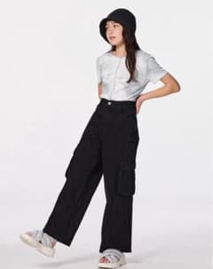 値下げ！GU girl センターシームワイドカーゴパンツ　140センチのサムネイル